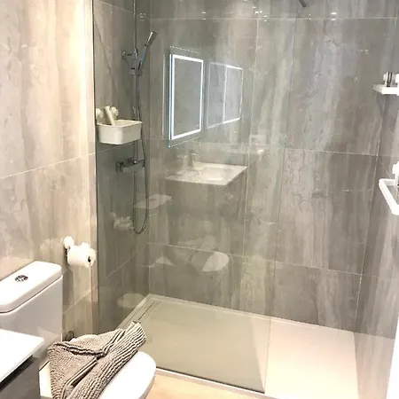 Air-conditioned 2 Bedroom Poolside Apt - Free Wifi Appartamento Puerto del Carmen (Lanzarote)
